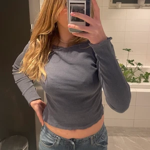 Brandy Melville tröja💗 - As snygg Brandy Melville tröja, köpt i brandy butiken i Stockholm  för 250 säljer för 150 kr💗💗