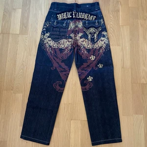 Rawblue jeans  - Säljer för de är för små, kan inte skicka egen bild på!Asfetta oanvända rawblue jeans. Storlek 14, passar XS/S och har loose fit. Midja: 72cm. Lår: 24cm rakt över. Innerben: 66cm. Ytterben: 92cm. 