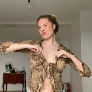 Snygg blus i M - Snygg blus i M