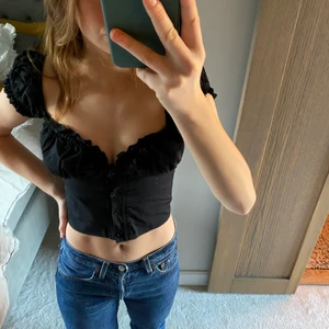 With Jéan topp - Svart With Jéan topp nypris 1000 🌼💗 Bra skick! Priset är förhandlingsbart 