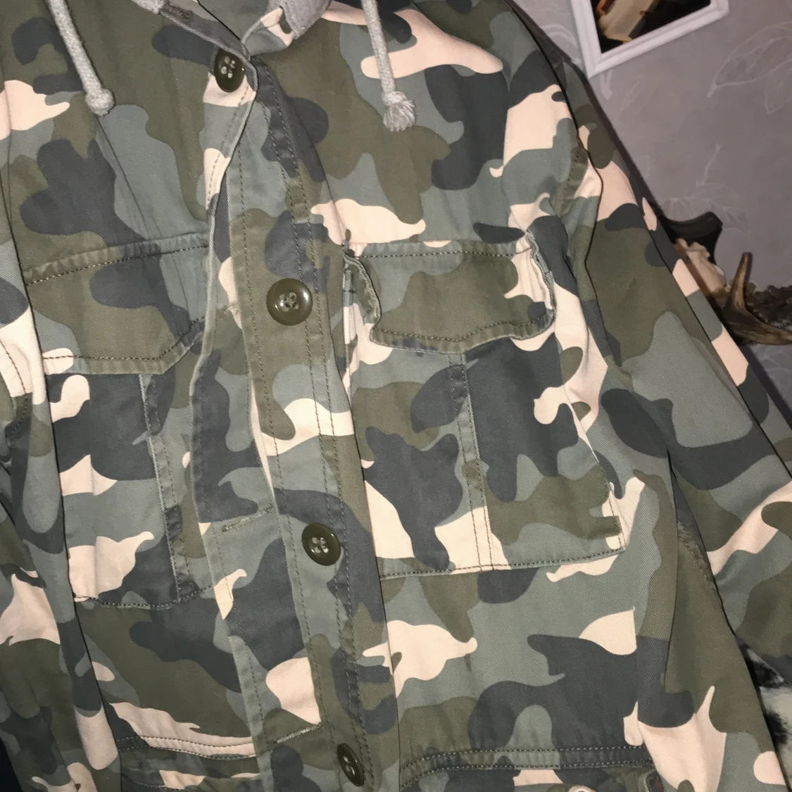 En jacka i militär i storlek S  - 91