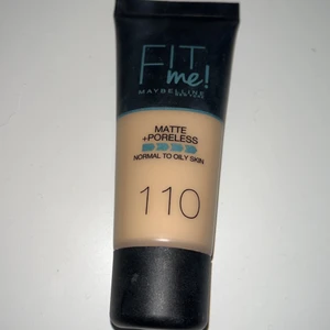 Foundation Maybelline New York - Foundation från Fit Me! maybelline New York i nummer 110, knappt använd