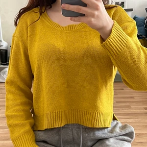 Magtröja  - Senapsgul magtröja Storlek 36 :)