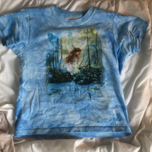 T-shirt - Jättesöt t-shirt som jag köpte här på plick. Säljer då den inte används. Frakt tillkommer. (Lånad bild)