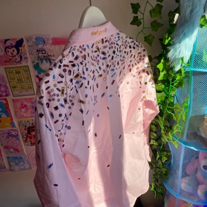 Skjorta  - Rosa tech skjorta från defgear ♥️ Asiatisk storlek L så runt en S ♥️ köparen står för frakt♥️
