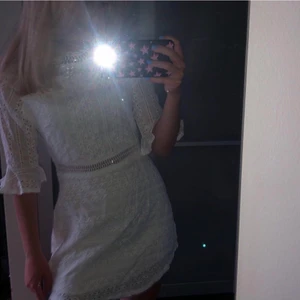 Klänning - Perfekt klänning till student/skolavslutning, helt ny! 