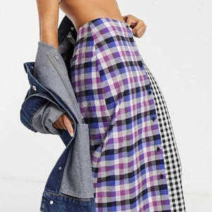 Mönstrad kjol  - Denna kjolen säljer jag nu eftersom att jag bara använt den 2 gånger och får aldrig tid att använda den. Dock så cool och snygg 🌟🤌🏼 Plagget är som nytt!