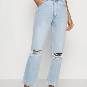 Rollas jeans - Lånad bild, Säljer mina rollas jeans köpta för 829kr, vid intresse kan jag skicka fler bilder. Köparen står för frakt💞