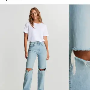 Super snygga jeans från Gina, endast provade med papperna kvar i storlek 50. Nypris 599 jag säljer för 400