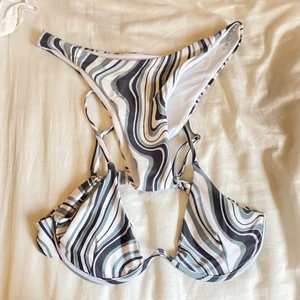Bikini - Trendig bikini jag köpte som jag alldrig har användit, är som ny! +frakt om du ska frakta