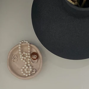 Beiget smyckesfat - Beiget smyckesfat för 149kr+frakt!