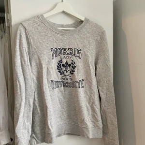 Morris tröja  - Säljer nu min Morris tröja i storlek Small då det inte är min stil längre.. den är sparsamt använd💞