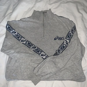 Asics sweatshirt  - Tröja från Asics. 