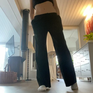 Lågmidjade kostymbyxor  - Köpta secondhand, endast använda några gånger! 