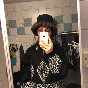 Hatt från NK; Nordiska Kompaniet - Hatt från NK (Nordiska Kompaniet) med päls! 🤌🧸 Made in Italy 🇮🇹 