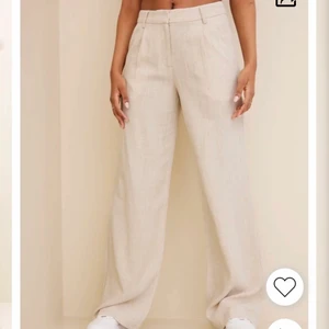 Linnebyxor Nelly - Säljer dessa linnebyxor från nelly som är i nyskick! Nypris: 549kr