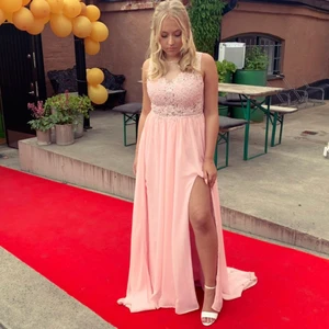 balklänning - använd 1 gång, köpt för 3000kr