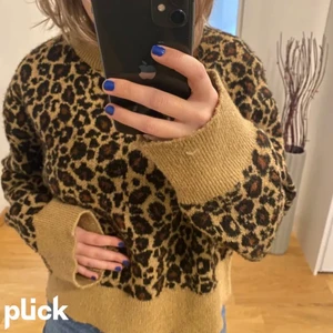 Zara stickad leopard  - Leopard mönstrad stickad från zara🤍