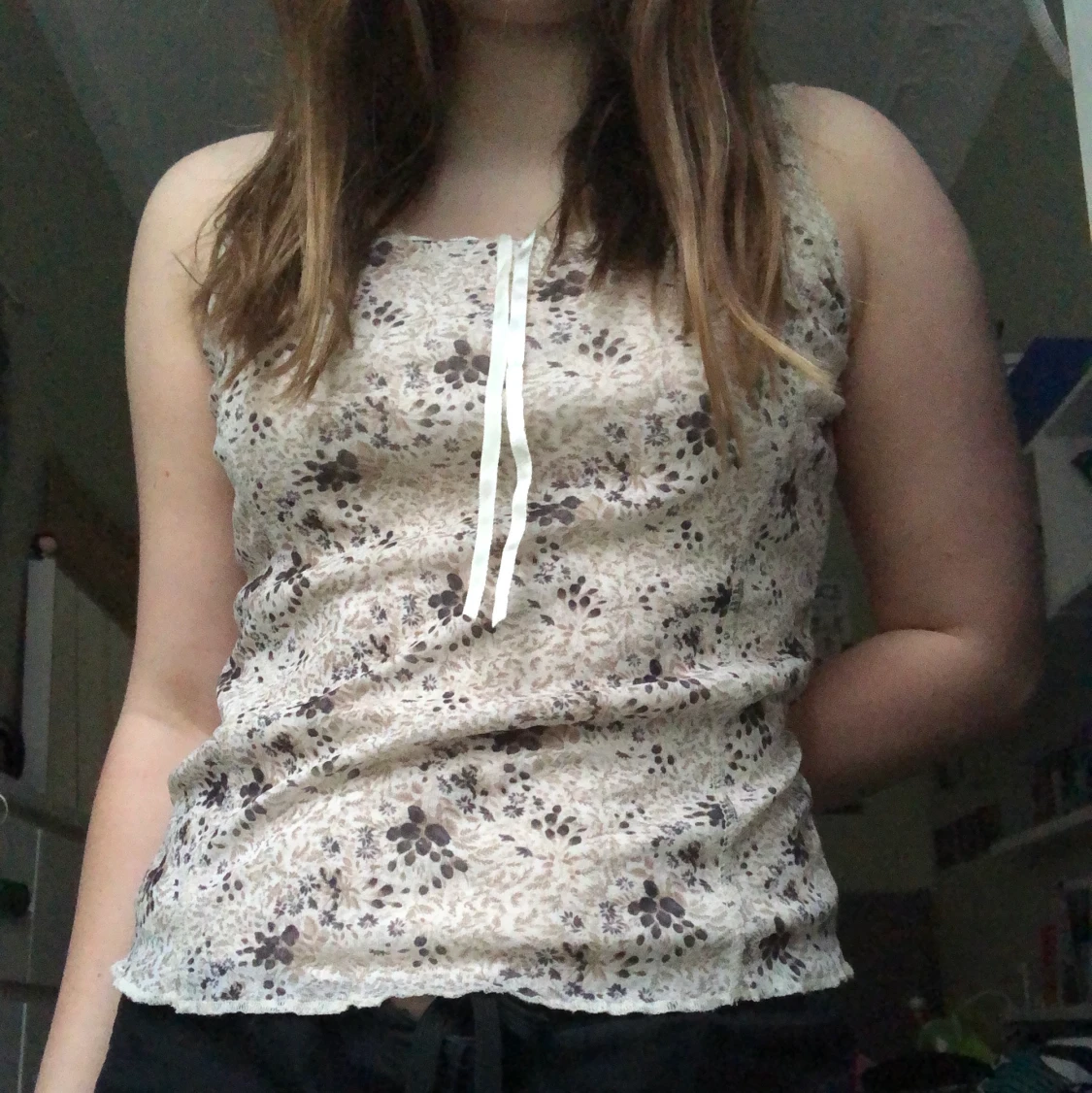 Söt brun-vitt linne 