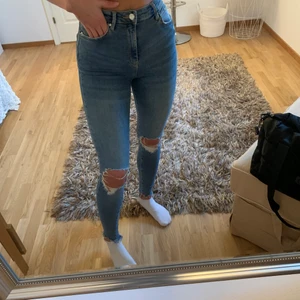 Håliga jeans - Håliga jeans från Gina tricot