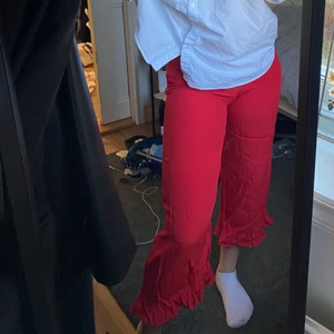 Byxa - Röd byxa från Nobodys child, vet ej storlek skulle gissa S-M