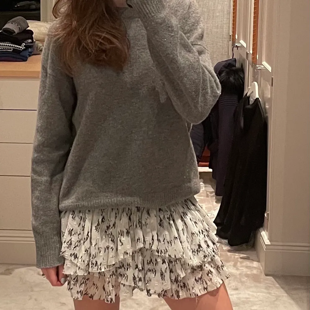 Såå snygg kjol från designers remix som jag använt ett par gånger men den är som ny! . Kjolar.