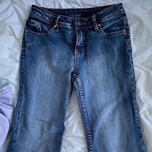 Vintage 90’s Pepe Jeans. Lite utsvängda nertill! Knappt använda, storlek 14 (som S)