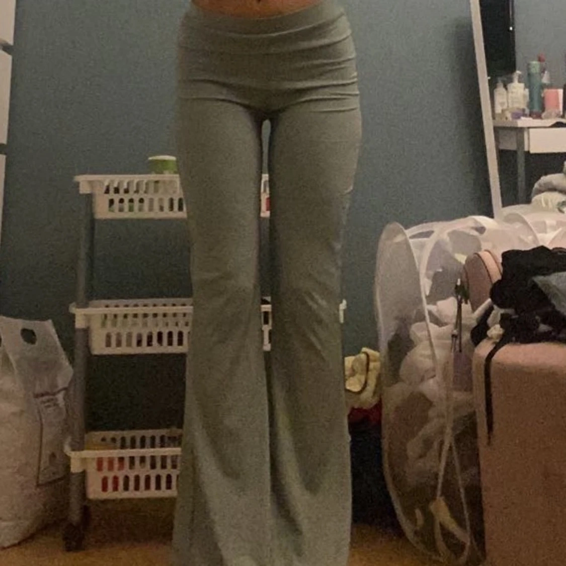 Utsvängda gröna byxor  - 91