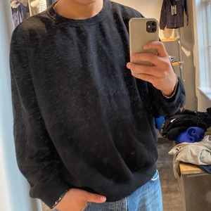 Svart Weekday tröja - En vanlig svart Weekday sweatshirt, ord pris 300