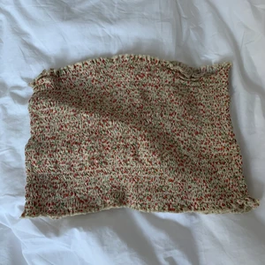 Top - Top från brandy mellville, knappt använd. Passar xs-m pågrund av väldigt stretchigt material. 