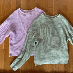 Stickade tröjor  - Kan också köpas separat. Kan mötas upp i Stockholm men också leverera. Storlek S men är ganska oversized 