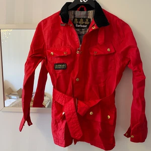 Barbour jacka  - Barbour höstjacka i barnstorlek.