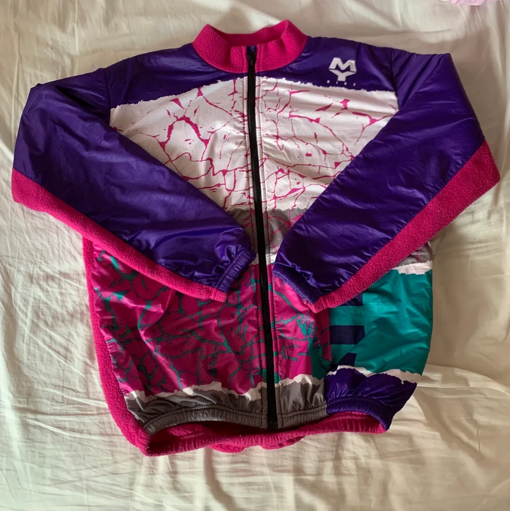 Oversized hoodie från My Bike - Storlek L - Säljer då den inte används längre - Köparen står för frakten 🌻🦆🏴‍☠️. Tröjor & Koftor.