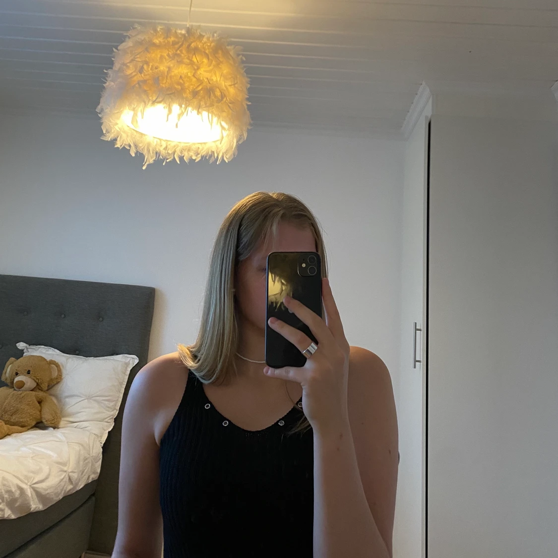 Svart topp med detaljer - 90