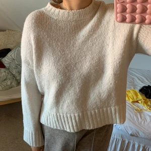 Stickad tröja - Stickad tröja