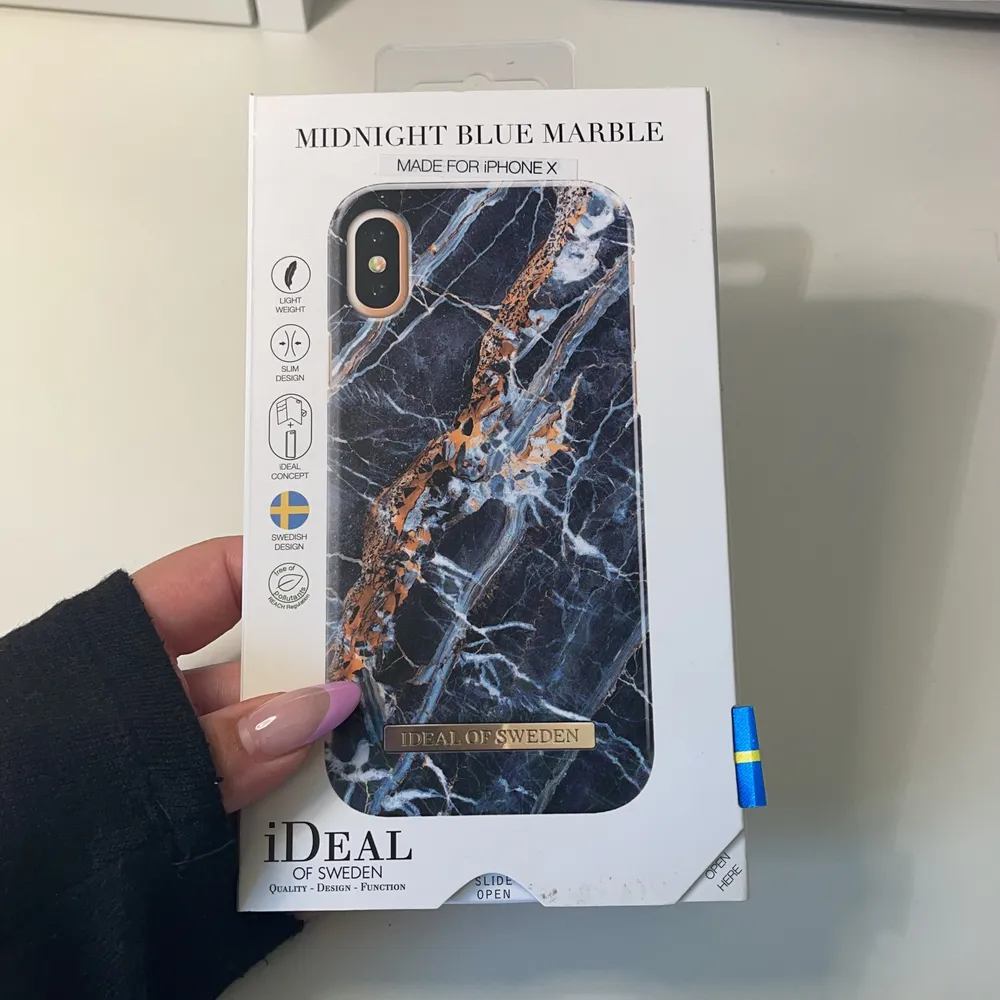 Jätte fint iPhone X/XS skal från ideal of Sweden. Knappt använt, i jätte fint skick. Frakt ingår ej. Frakt kostnad beror på vad du önskar. . Accessoarer.