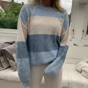 stickad tröja - jätteskön stickad tröja som inte kommit till användning så mycket. storlek Xs.köp direkt för 240+frakt