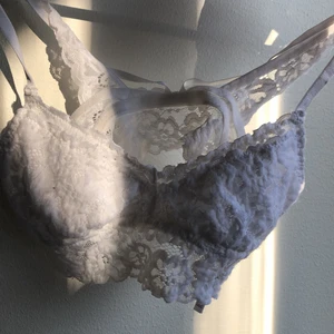 Bh - Säljer denna fina bh /topp har använts 0 gånger köparen står för frakt 📦✨🤍