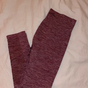 träningstights från ”panos emporio” - Använda ett fåtal gånger, säljes för att dem inte kommer till användning. Storlek xs/s 