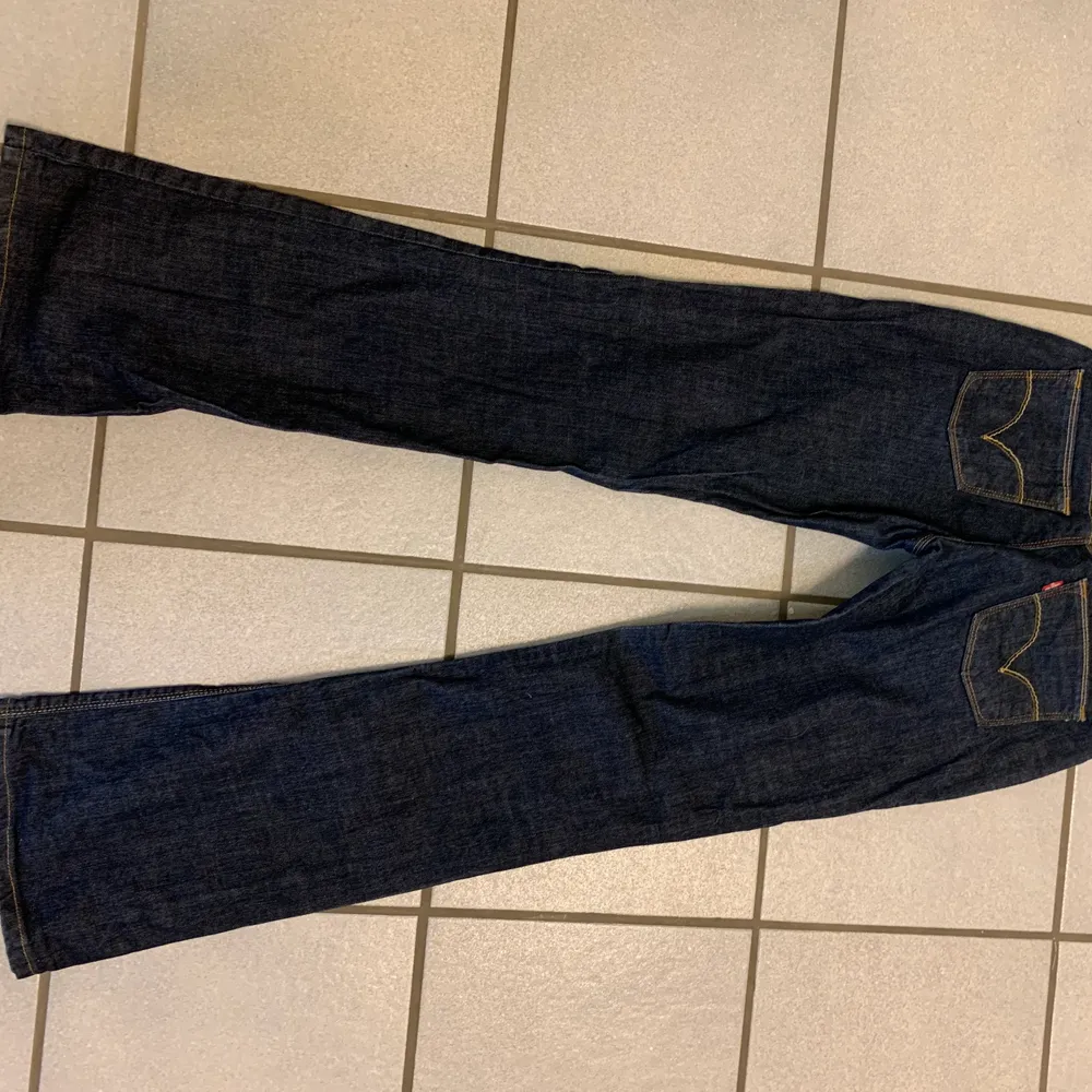 Super Clean Levis jeans storlek 32 älskar dom här . Jeans & Byxor.