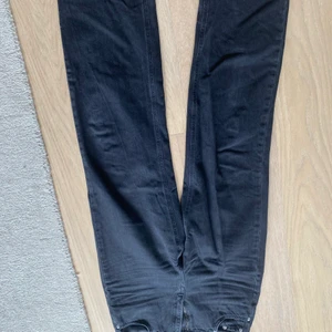 Jeans från NAKD - Storlek 36, långa och vida jeans
