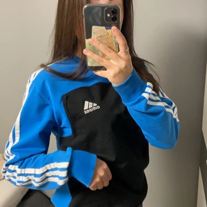 Adidas tröja S - Fin adidas tröja i storlek 36 ( S ) passar mig som har XS, du står för frakten 🤍