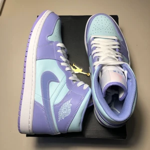 Jordan 1 mid ”purple Aqua. Storlek 42. - Jordan 1 mid ”purple Aqua. Storlek 42.