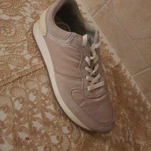 Gant skor 37 - Använd endast tre gånger.