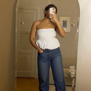 Vit topp från Zara i storlek L - Skickas endast -köparen står för frakt.  För referens är min längd 174 cm.