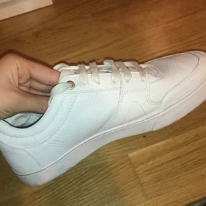 sommarskor från ZARA - JÄTTE RENA och perfekta till sommaren i perfekt skick, nästan nya