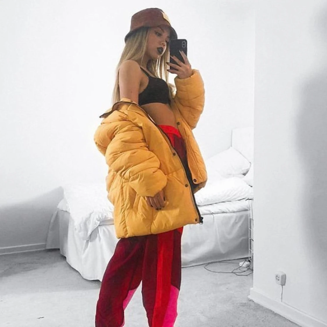 Färgstark gul oversize pufferjacka