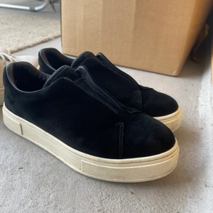 Eytys Doja 42 - Fint skick. Inköpta 2020.