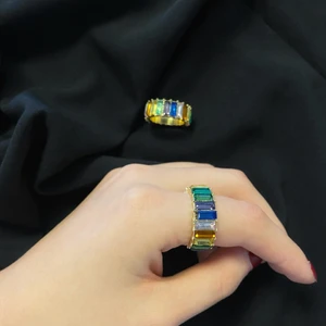 Färgad ring  - Jättefina färgglada ringar! Storlek 7, 18 diameter! Mer finns på instagram @tinsel.uf 🤩