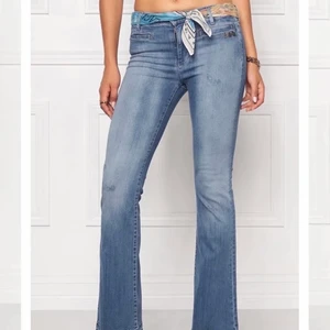 Odd Molly jeans - Super fina jeans från odd Molly i storlek 34. Endast använd ett fåtal ggr och säljs eftersom de är för små för mig. Nypris 1500kr